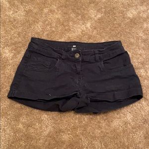 ⭐️ H&M Size 2 Black Shorts